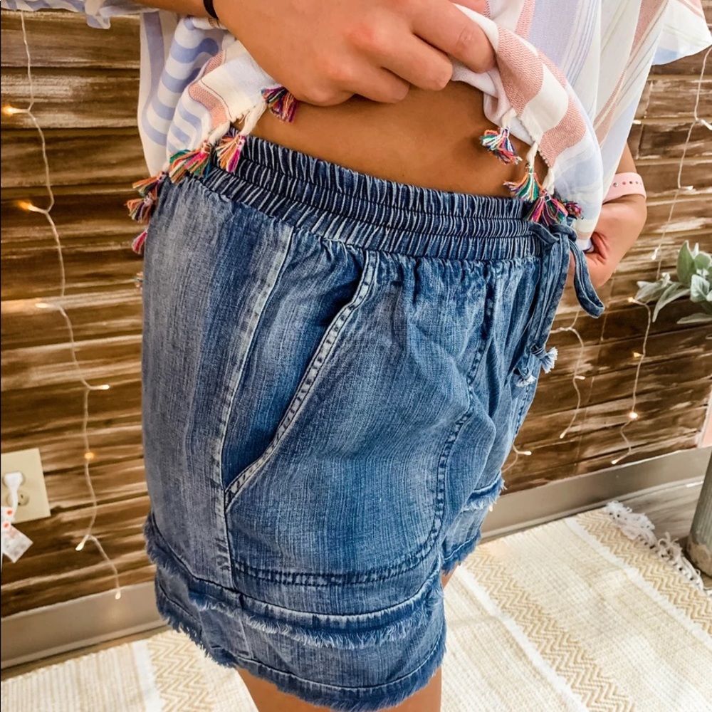 Washed Denim Frayed Shorts